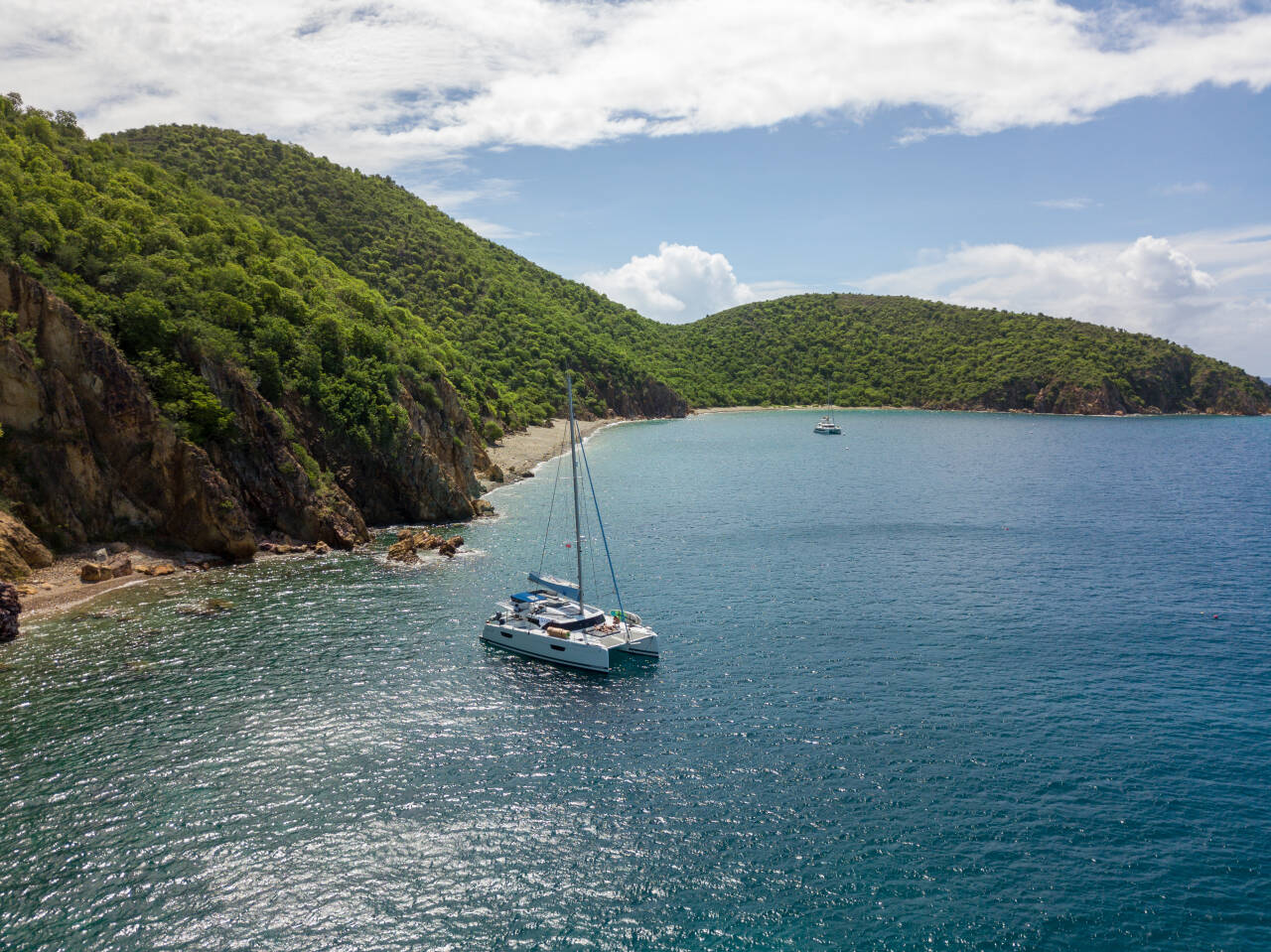 Budget Island-Hopping: The Trending Travel Style for Affordable Adventure